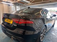 USED 2019 69 JAGUAR XE 2.0 P250i R-Dynamic HSE Saloon 4dr Petrol Auto Euro 6 (s/s) (250 ps)+2 KEYS+FSH+REAR CAMERA+CRUISE+HEATED LEATHER SEATS+ALLOYS+MEDIA+MERIDIAN SOUND+APPLECARPLAY+FOLDING MIRRORS+BLUETOOTH+AIRCON+USB+AUX+DAB+ 2 KEYS+FSH+REAR CAMERA+CRUISE+HEATED LEATHER SEATS+ALLOYS+MEDIA+MERIDIAN SOUND+APPLECARPLAY+FOLDING MIRRORS+BLUETOOTH+AIRCON+USB+AUX+DAB+HPI CLEAR