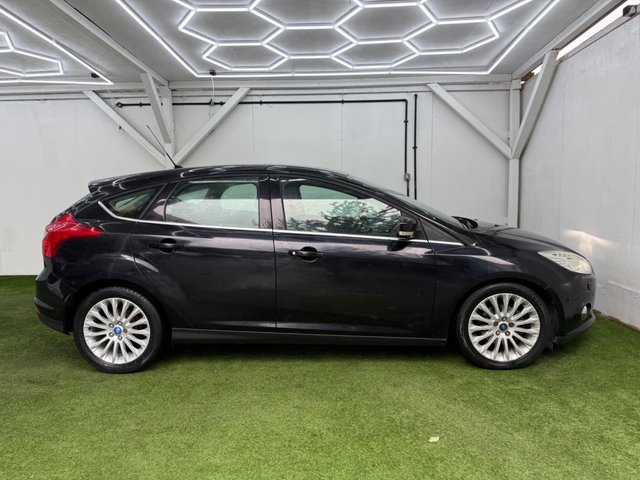 View our FORD FOCUS
