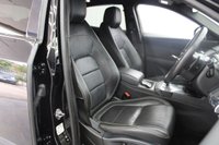 USED 2019 19 JAGUAR E-PACE 2.0 D150 R-Dynamic S SUV 5dr Diesel Auto AWD Euro 6 (s/s) (150 ps) 