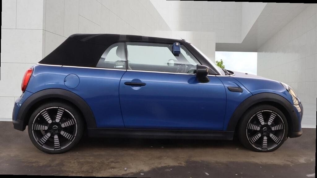 USED 2023 23 MINI CONVERTIBLE 1.5 Cooper Exclusive Convertible 2dr Petrol Steptronic Euro 6 (s/s) (136 ps) 