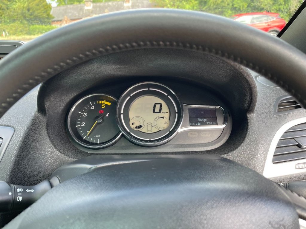 USED 2011 61 RENAULT MEGANE 1.9 dCi Dynamique TomTom Convertible 2dr Diesel Manual Euro 5 (130 ps) 