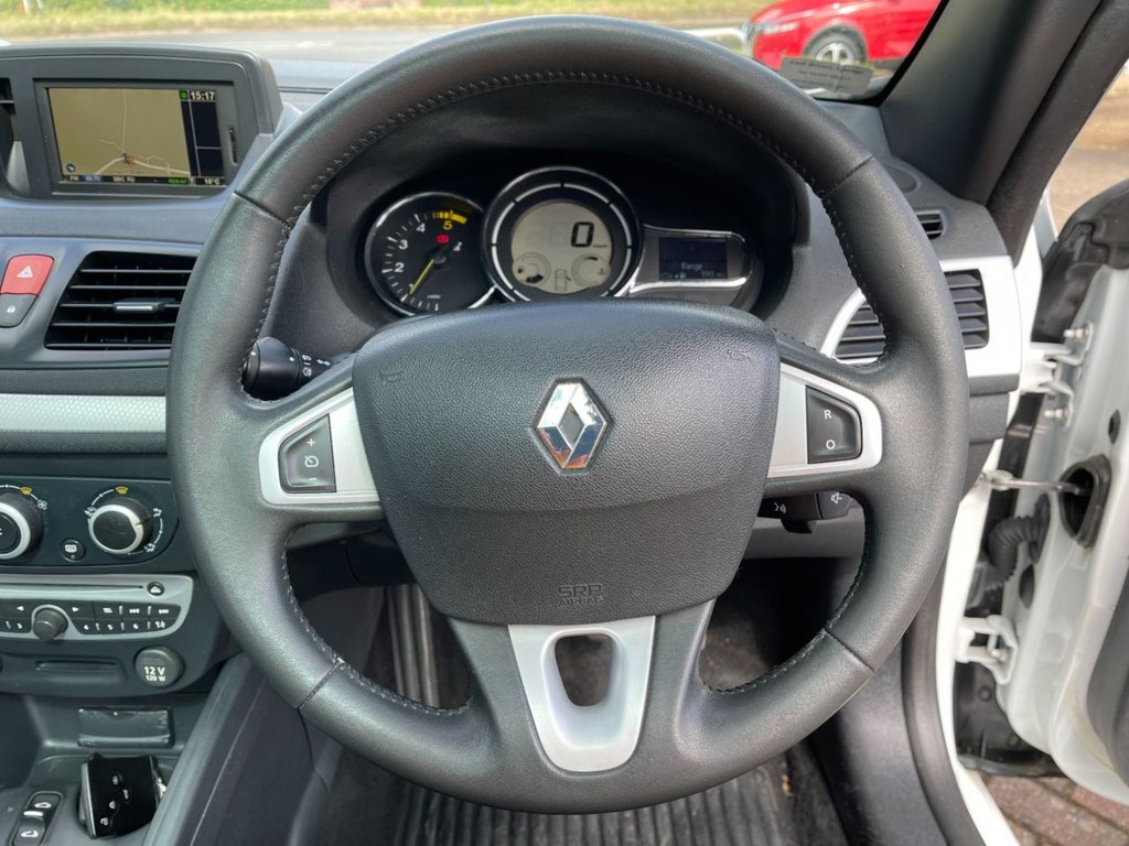 USED 2011 61 RENAULT MEGANE 1.9 dCi Dynamique TomTom Convertible 2dr Diesel Manual Euro 5 (130 ps) 