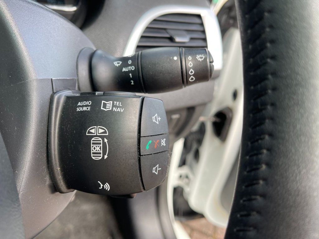 USED 2011 61 RENAULT MEGANE 1.9 dCi Dynamique TomTom Convertible 2dr Diesel Manual Euro 5 (130 ps) 