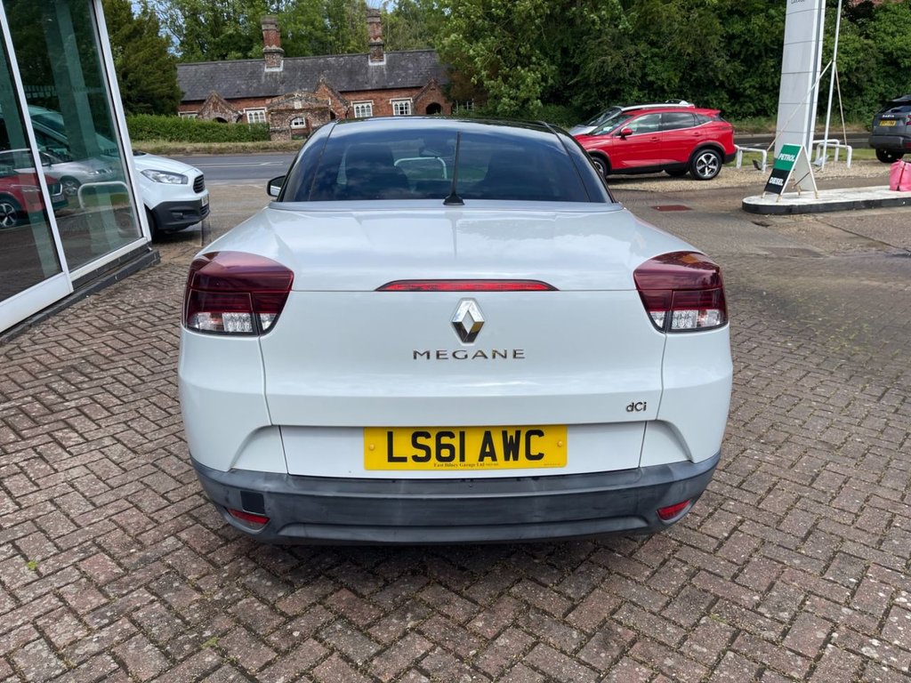 USED 2011 61 RENAULT MEGANE 1.9 dCi Dynamique TomTom Convertible 2dr Diesel Manual Euro 5 (130 ps) 