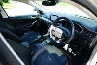 USED 2020 70 FORD FOCUS 1.5 EcoBlue Active X Estate 5dr Diesel Auto Euro 6 (s/s) (120 ps) MOONDUST SILVER METALLIC PAINTWORK + SUNROOF + HEATED SEATS + APPLE CARPLAY