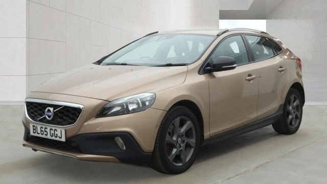 View our VOLVO V40 CROSS COUNTRY
