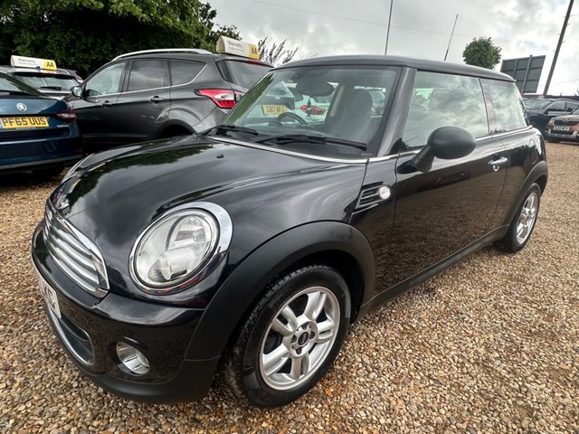 View our MINI Hatch 1.6 One D Hatchback 3dr Diesel Manual Euro 5 (s/s) (90 ps)