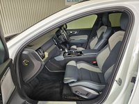 USED 2020 69 VOLVO V60 2.0h T8 Twin Engine 11.6kWh R-Design Plus Estate 5dr Petrol Plug-in Hybrid Auto AWD Euro 6 (s/s) (390 ps) 