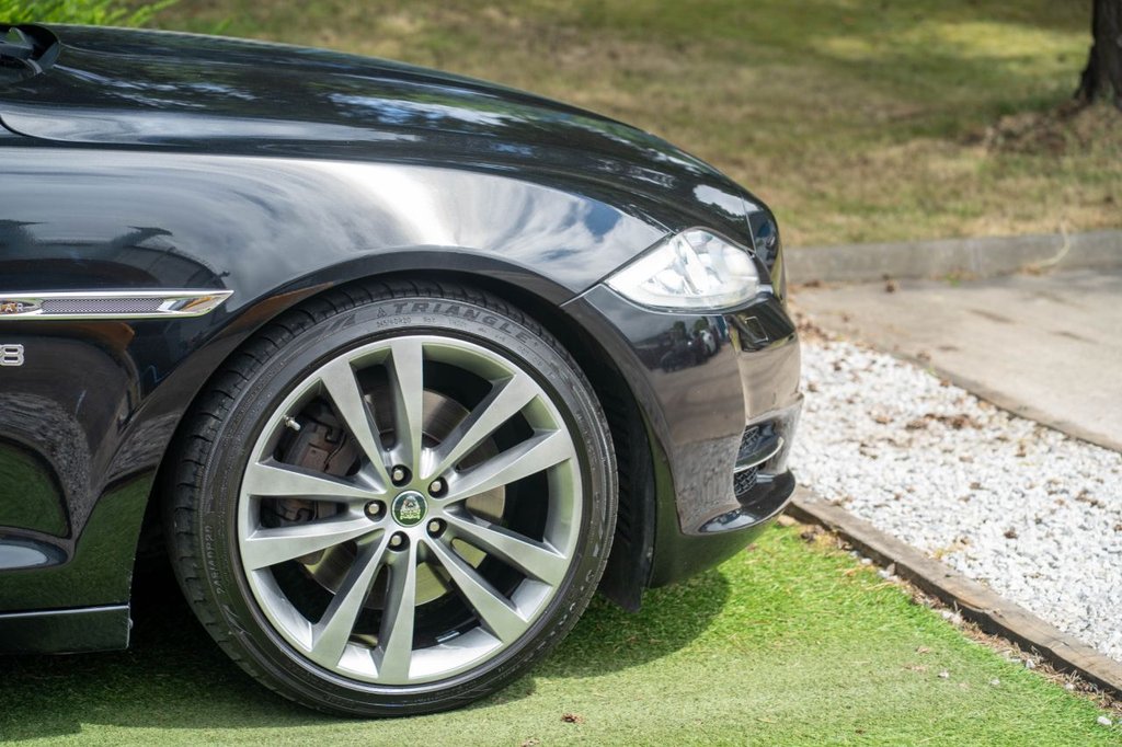 USED 2012 61 JAGUAR XJ JAGUAR XJ L 5.0 PETROL AUTO IMMACULATELY PRESENTED LEFT HAND DRIVE LONG WHEEL BASE IDEAL FOR OVERSEAS PROPERTY OWNERS LUXURIOUSLY APPOINTED THROUGHOUT