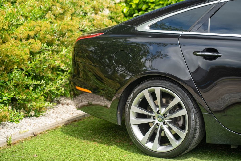 USED 2012 61 JAGUAR XJ JAGUAR XJ L 5.0 PETROL AUTO IMMACULATELY PRESENTED LEFT HAND DRIVE LONG WHEEL BASE IDEAL FOR OVERSEAS PROPERTY OWNERS LUXURIOUSLY APPOINTED THROUGHOUT