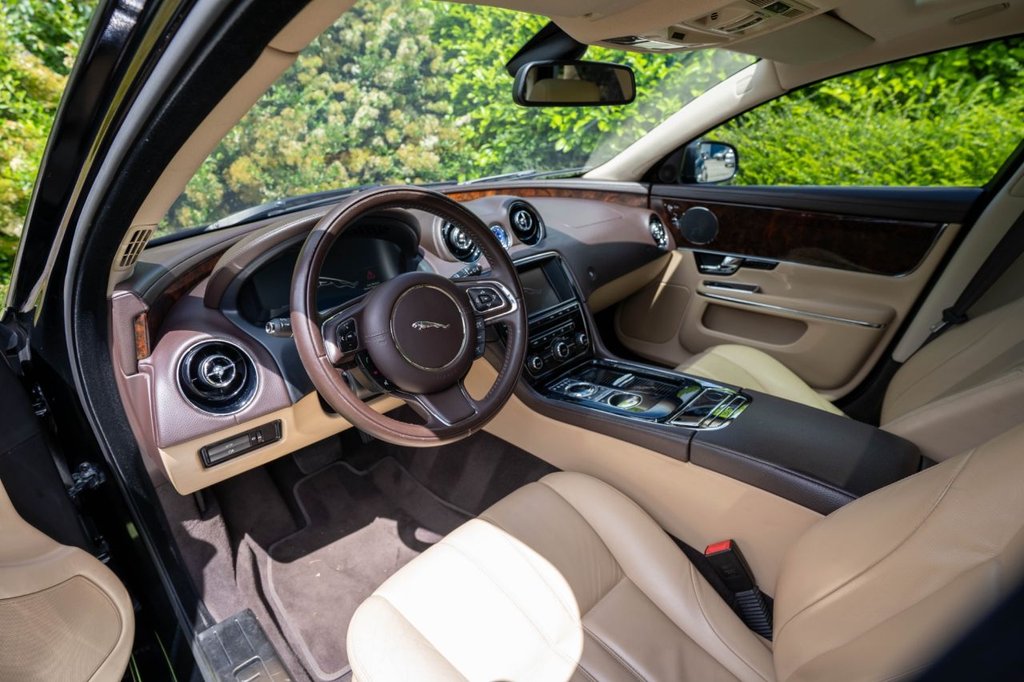 USED 2012 61 JAGUAR XJ JAGUAR XJ L 5.0 PETROL AUTO IMMACULATELY PRESENTED LEFT HAND DRIVE LONG WHEEL BASE IDEAL FOR OVERSEAS PROPERTY OWNERS LUXURIOUSLY APPOINTED THROUGHOUT