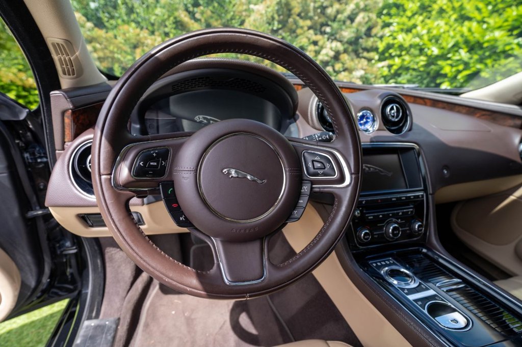 USED 2012 61 JAGUAR XJ JAGUAR XJ L 5.0 PETROL AUTO IMMACULATELY PRESENTED LEFT HAND DRIVE LONG WHEEL BASE IDEAL FOR OVERSEAS PROPERTY OWNERS LUXURIOUSLY APPOINTED THROUGHOUT