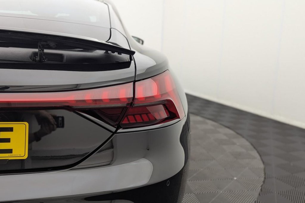 USED 2022 22 AUDI E-TRON GT 93.4kWh Saloon 4dr Electric Auto quattro (476 ps) Pan Roof, Car Play, Sat Nav