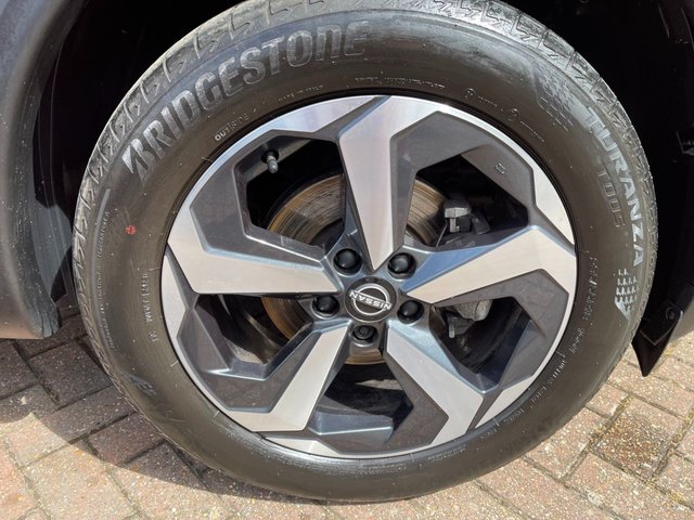 View our NISSAN QASHQAI