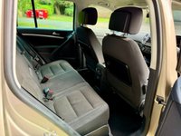 USED 2012 12 VOLKSWAGEN TIGUAN 2.0 TDI BlueMotion Tech SE SUV 5dr Diesel DSG 4WD Euro 5 (s/s) (140 ps) Heated seats, Front & Rear sensors, Towbar.