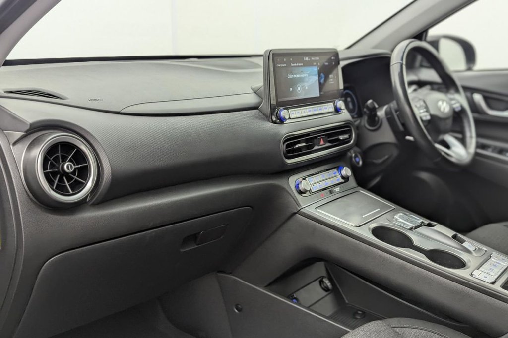 USED 2021 21 HYUNDAI KONA 64kWh Premium SUV 5dr Electric Auto (10.5kW Charger) (204 ps) Sat Nav, Keyless, Rear Camera
