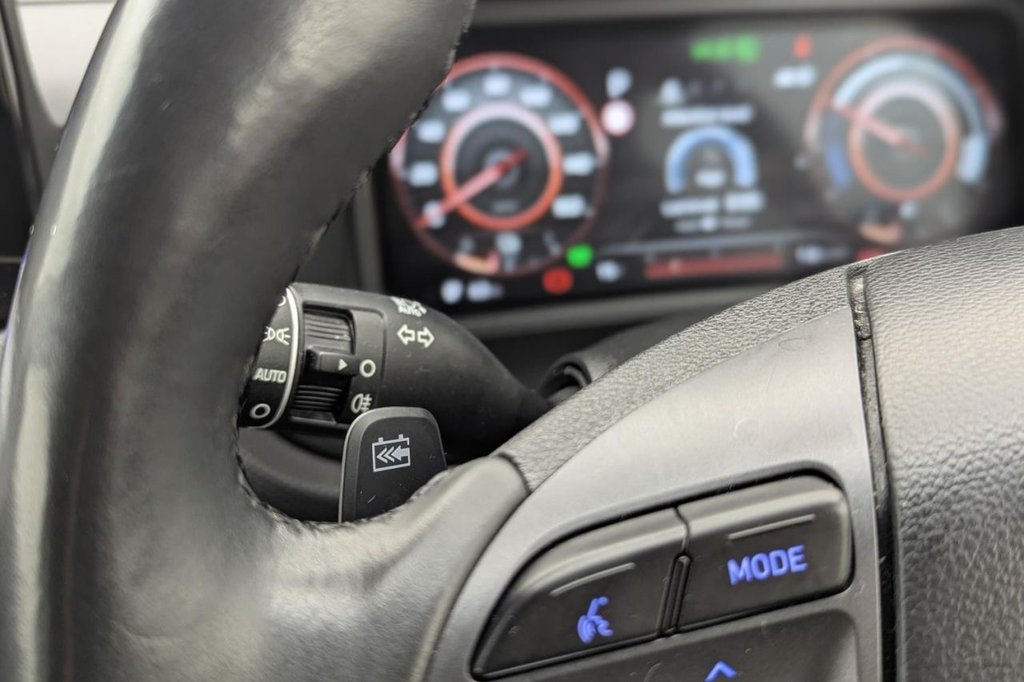 USED 2021 21 HYUNDAI KONA 64kWh Premium SUV 5dr Electric Auto (10.5kW Charger) (204 ps) Sat Nav, Keyless, Rear Camera