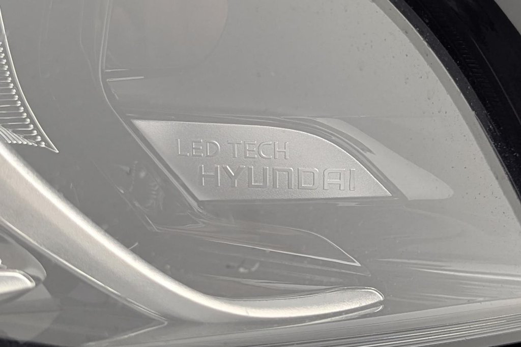 USED 2021 21 HYUNDAI KONA 64kWh Premium SUV 5dr Electric Auto (10.5kW Charger) (204 ps) Sat Nav, Keyless, Rear Camera