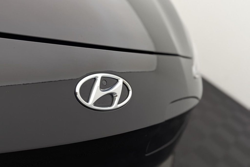 USED 2021 21 HYUNDAI KONA 64kWh Premium SUV 5dr Electric Auto (10.5kW Charger) (204 ps) Sat Nav, Keyless, Rear Camera