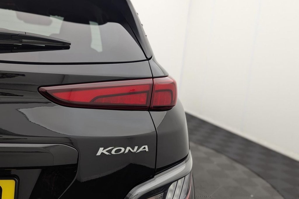 USED 2021 21 HYUNDAI KONA 64kWh Premium SUV 5dr Electric Auto (10.5kW Charger) (204 ps) Sat Nav, Keyless, Rear Camera
