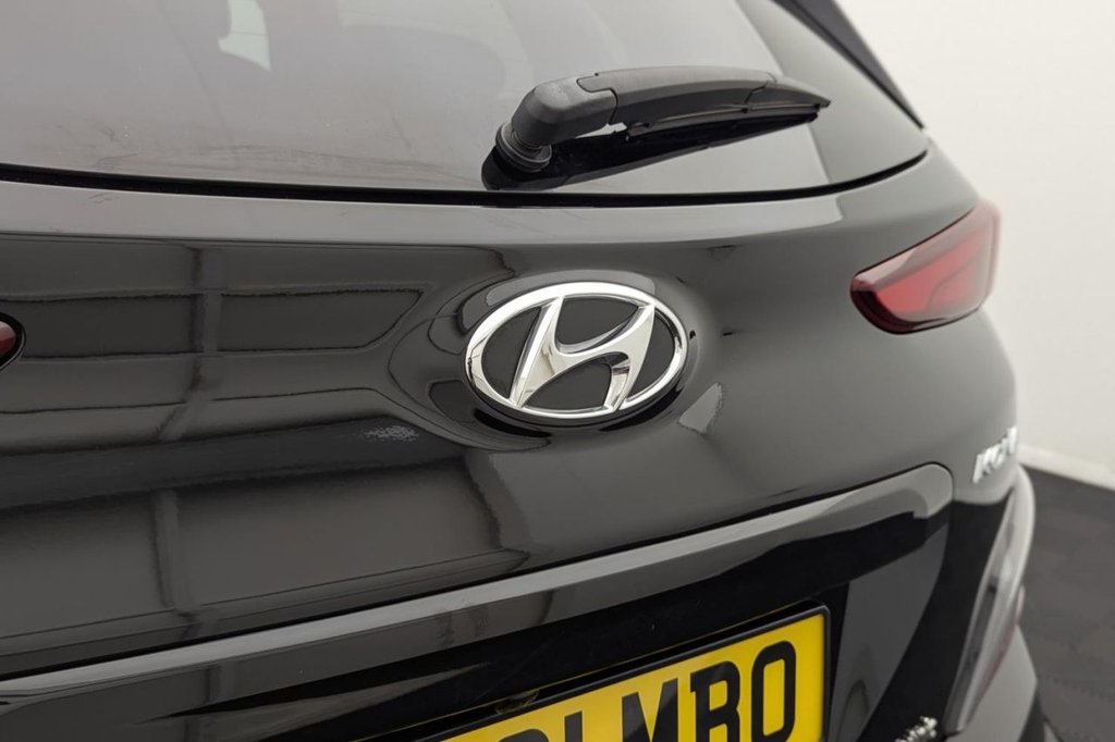 USED 2021 21 HYUNDAI KONA 64kWh Premium SUV 5dr Electric Auto (10.5kW Charger) (204 ps) Sat Nav, Keyless, Rear Camera