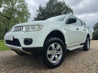 2014 MITSUBISHI L200