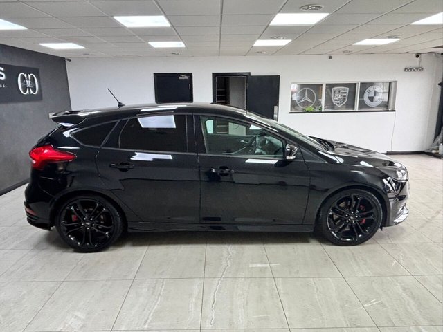 View our FORD FOCUS