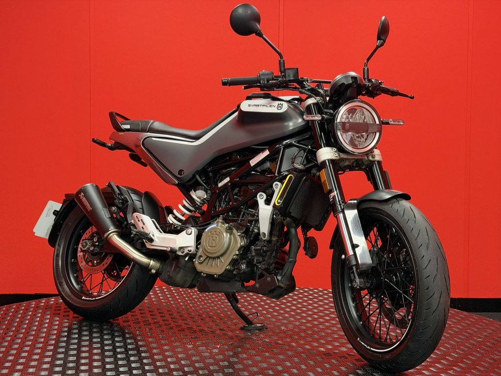 USED 2022 22 HUSQVARNA SVARTPILEN 125 TRADE BIKES AT TRADE PRICES AKRAPOVIC EXHAUST