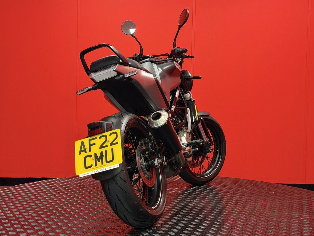 USED 2022 22 HUSQVARNA SVARTPILEN 125 TRADE BIKES AT TRADE PRICES AKRAPOVIC EXHAUST