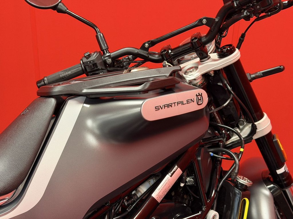 USED 2022 22 HUSQVARNA SVARTPILEN 125 TRADE BIKES AT TRADE PRICES AKRAPOVIC EXHAUST