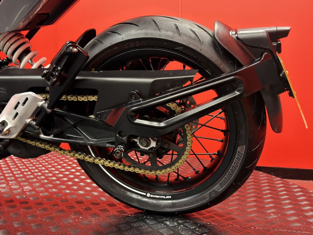 USED 2022 22 HUSQVARNA SVARTPILEN 125 TRADE BIKES AT TRADE PRICES AKRAPOVIC EXHAUST
