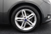 USED 2017 17 FORD FOCUS 1.0T EcoBoost Zetec Edition 5dr (SAT NAV, PRIVACY GLASS) 