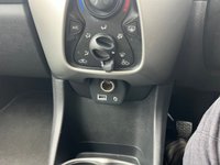 USED 2014 64 TOYOTA AYGO 1.0 VVT-i x-play Hatchback 5dr Petrol Manual Euro 5 Euro 5 (68 ps) 