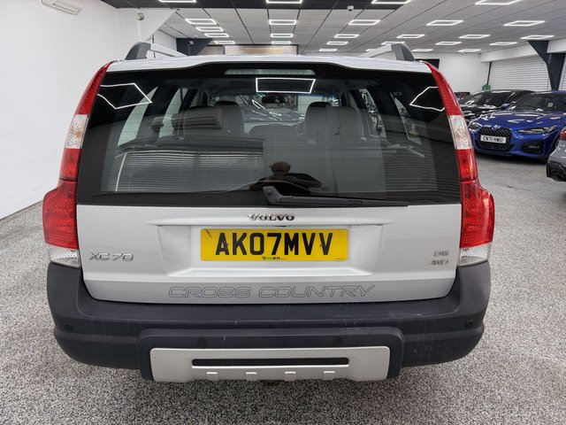 View our VOLVO XC70