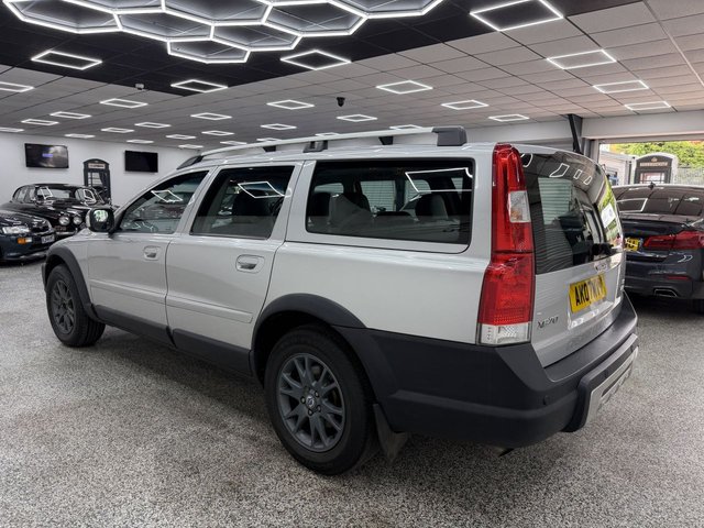 View our VOLVO XC70