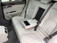 USED 2018 67 JAGUAR XF 2.0d Portfolio Sportbrake 5dr Diesel Auto AWD Euro 6 (s/s) (240 ps) 