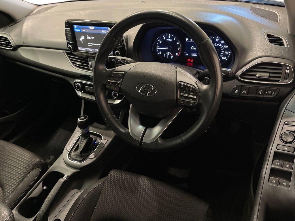 USED 2018 67 HYUNDAI I30 1.4 T-GDi SE Nav Fastback 5dr Petrol DCT Euro 6 (s/s) (140 ps) Great Service History