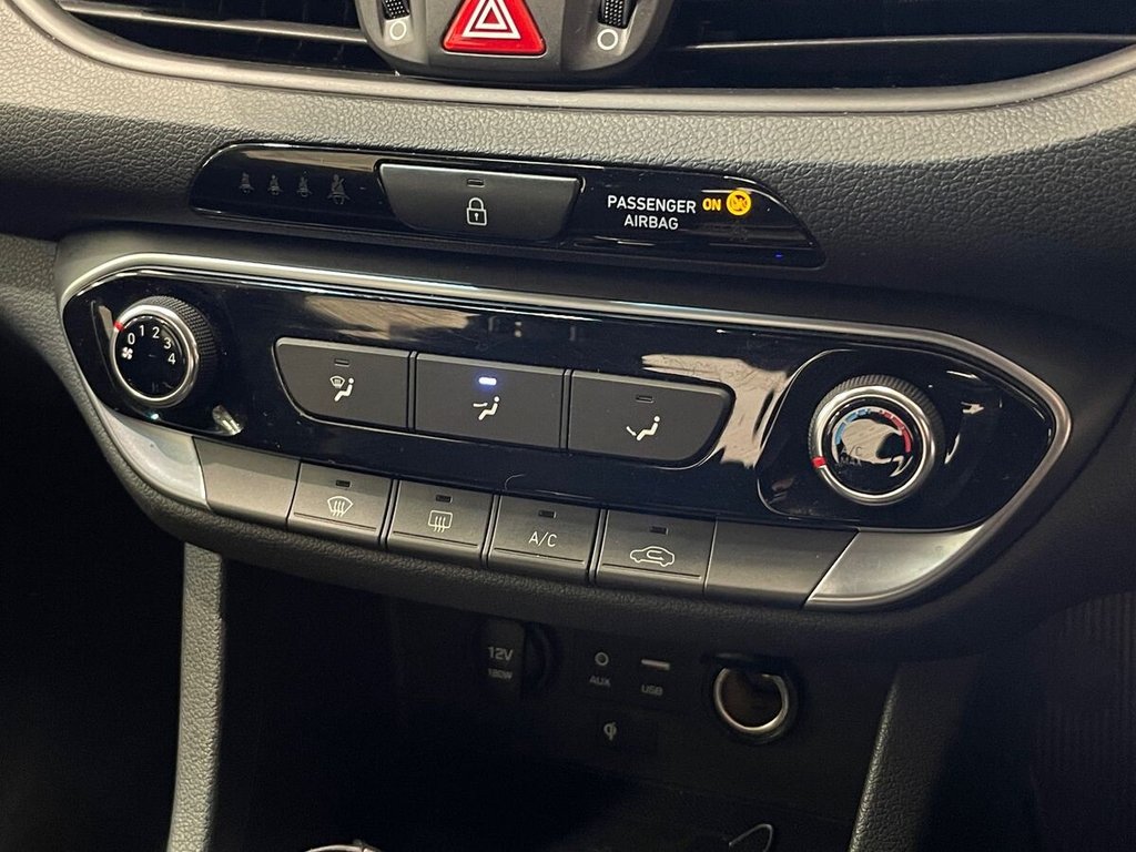 USED 2018 67 HYUNDAI I30 1.4 T-GDi SE Nav Fastback 5dr Petrol DCT Euro 6 (s/s) (140 ps) Great Service History
