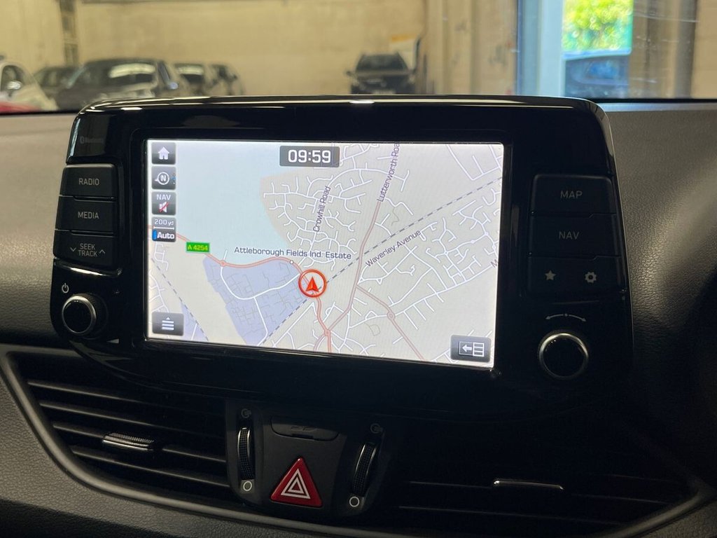 USED 2018 67 HYUNDAI I30 1.4 T-GDi SE Nav Fastback 5dr Petrol DCT Euro 6 (s/s) (140 ps) Great Service History