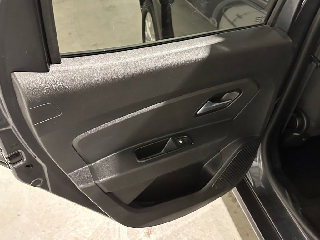 USED 2022 22 DACIA DUSTER 1.0 TCe Comfort SUV 5dr Bi Fuel Manual Euro 6 (s/s) (100 ps) 