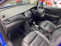 USED 2018 18 VAUXHALL MOKKA X 1.4i Turbo Elite Nav SUV 5dr Petrol Auto Euro 6 (140 ps) AEGEAN BLUE / BLACK JASMINE LEATHER TRIM / DUAL ZONE CLIMATE / HEATED FRONT SEATS / ELECTRIC WINDOWS / POWERFOLD MIRRORS / AUTOMATIC LIGHTS / CRUISE CONTROL / SPEED LIMITER / FRONT AND REAR SENSORS / DAB / BLUETOOTH / USB / SCREEN PROJECTION / SATNAV / PRIVACY GLASS / 18" ALLOY WHEELS / SERVICE HISTORY