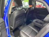 USED 2018 18 VAUXHALL MOKKA X 1.4i Turbo Elite Nav SUV 5dr Petrol Auto Euro 6 (140 ps) AEGEAN BLUE / BLACK JASMINE LEATHER TRIM / DUAL ZONE CLIMATE / HEATED FRONT SEATS / ELECTRIC WINDOWS / POWERFOLD MIRRORS / AUTOMATIC LIGHTS / CRUISE CONTROL / SPEED LIMITER / FRONT AND REAR SENSORS / DAB / BLUETOOTH / USB / SCREEN PROJECTION / SATNAV / PRIVACY GLASS / 18" ALLOY WHEELS / SERVICE HISTORY