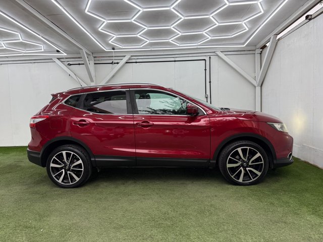 View our NISSAN QASHQAI