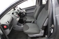 USED 2005 05 TOYOTA AYGO 1.0 VVT-i Sport Hatchback 3dr Petrol Manual Euro 4 (67 bhp) 10 SERVICE STAMPS