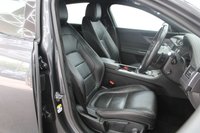 USED 2016 66 JAGUAR XF 2.0d R-Sport Saloon 4dr Diesel Auto Euro 6 (s/s) (180 ps) 2 KEYS / 1 OWNER