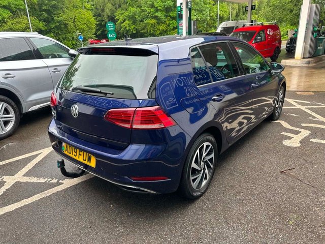 View our VOLKSWAGEN GOLF