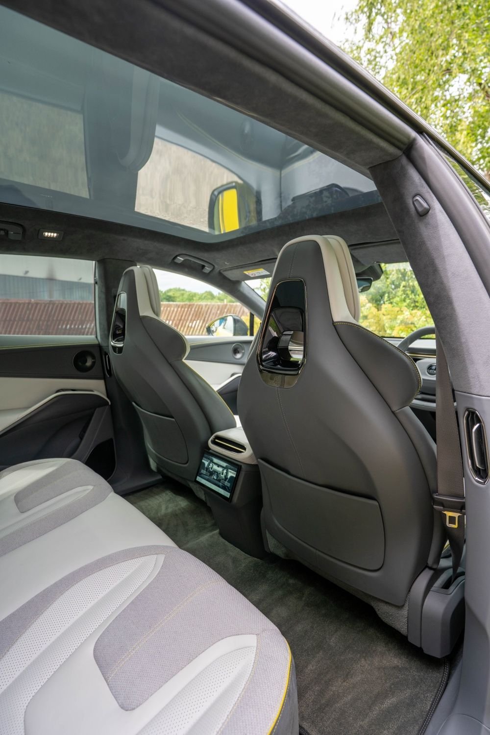 USED 2023 73 LOTUS ELETRE 112kWh R SUV 5dr Electric Auto 4WD (Dual Motor) (917 ps) FULL CLEAR PROTECTIVE MATT WRAP AMAZING SOUND EXPERIENCE FROM DOLBY 3D ATMOS SYSTEM 917 BHP 0-60 2.9 SECS WLTP RANGE 304 MILES