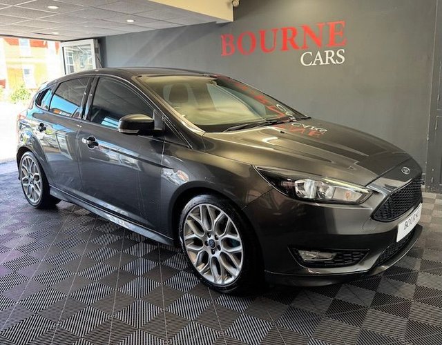 View our Ford Focus range