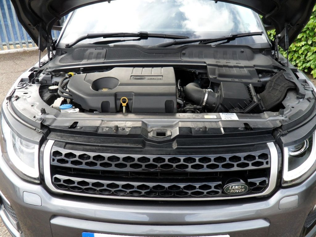 USED 2016 16 LAND ROVER RANGE ROVER EVOQUE 2.0 TD4 SE Tech SUV 5dr Diesel Auto 4WD Euro 6 (s/s) (180 ps) 8 Services 20's Pan Roof Black Pack