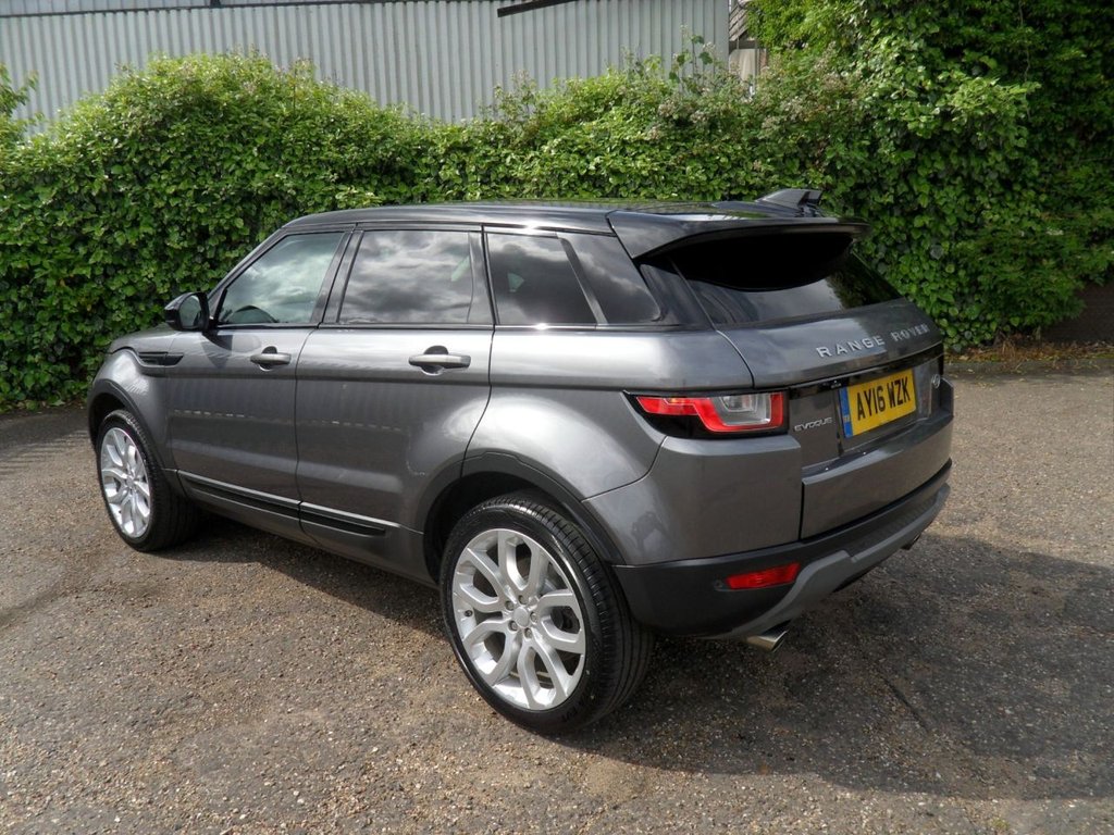USED 2016 16 LAND ROVER RANGE ROVER EVOQUE 2.0 TD4 SE Tech SUV 5dr Diesel Auto 4WD Euro 6 (s/s) (180 ps) 8 Services 20's Pan Roof Black Pack